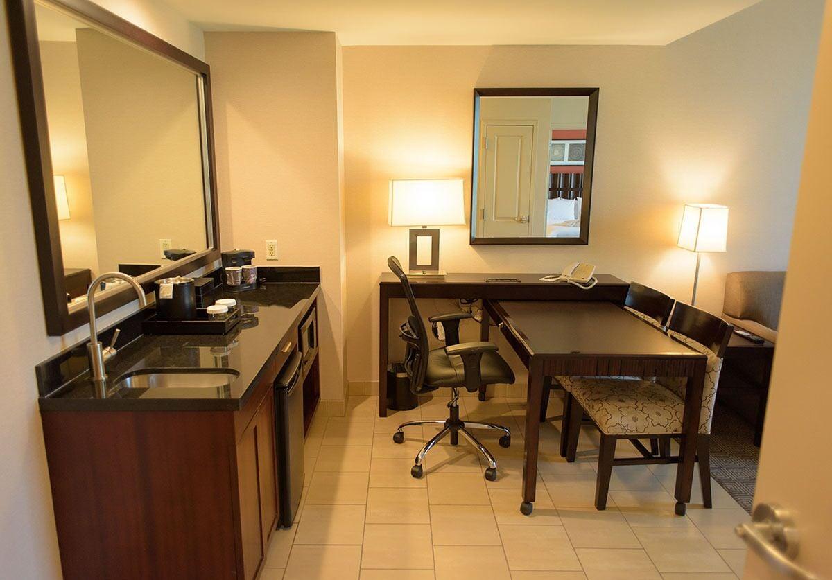 Embassy Suites Ontario - Airport Экстерьер фото