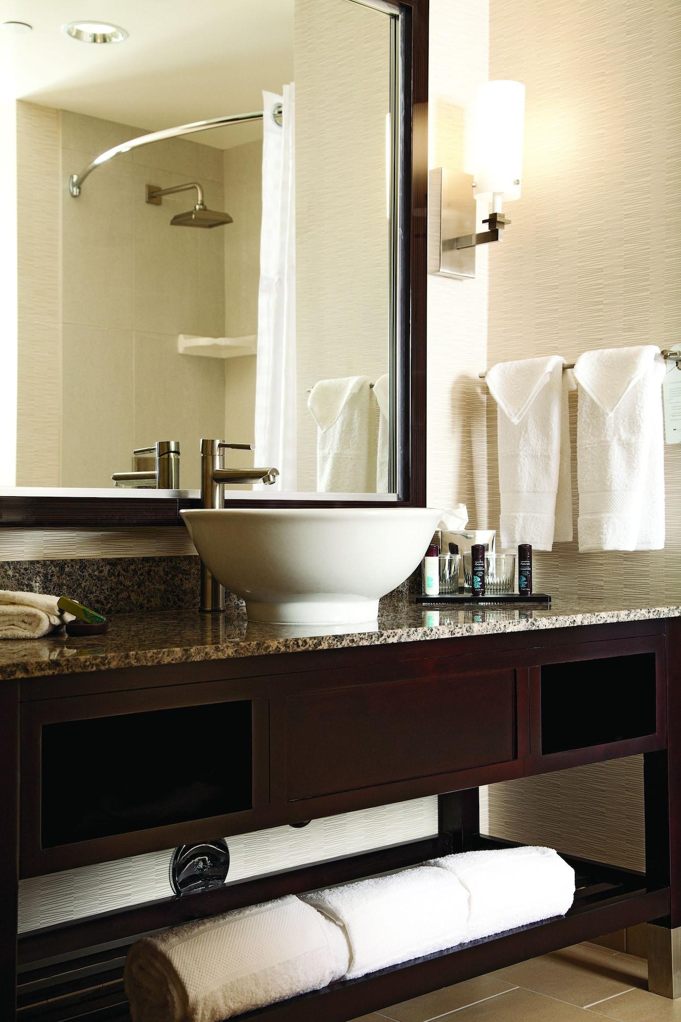 Embassy Suites Ontario - Airport Экстерьер фото