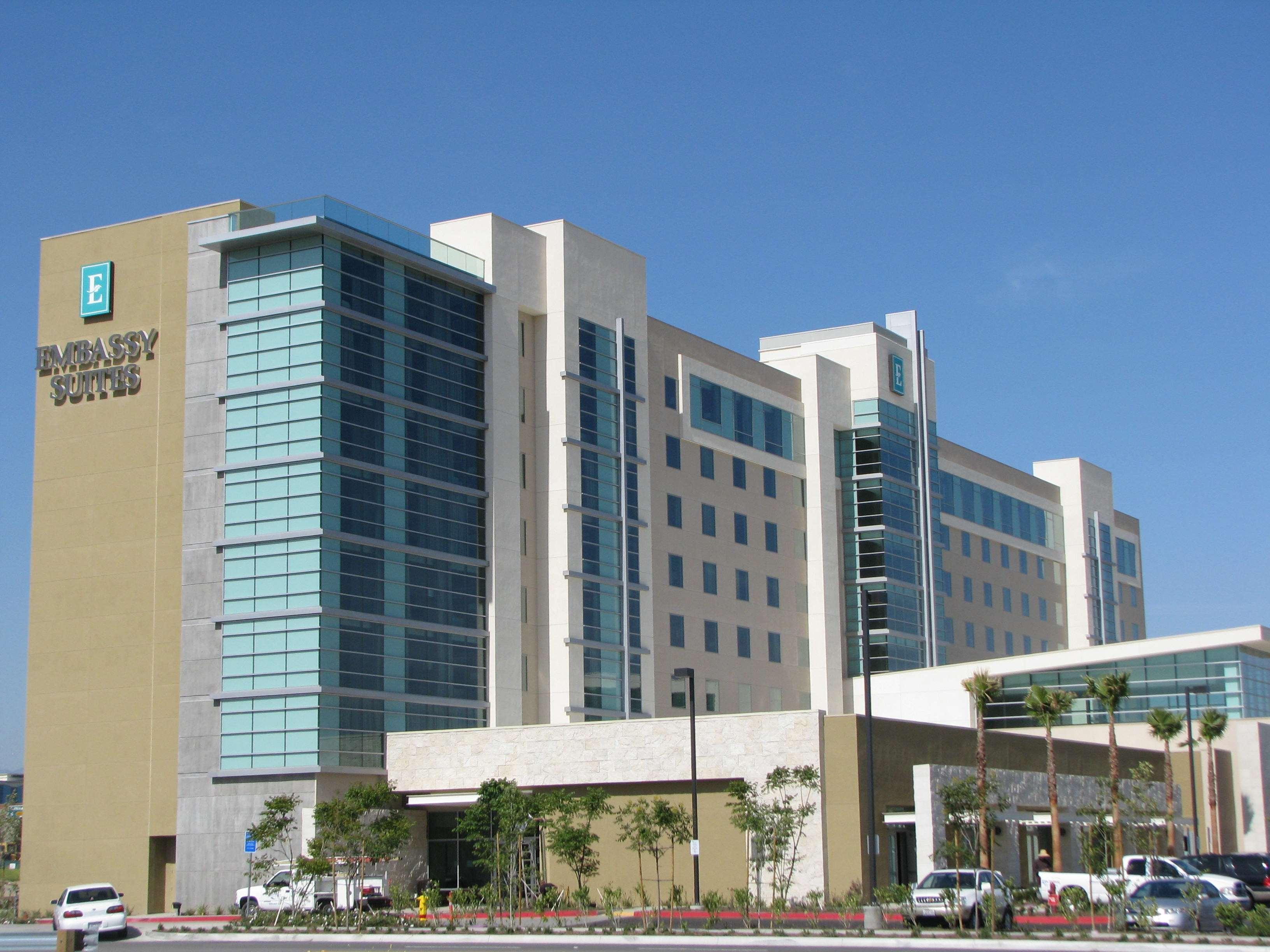 Embassy Suites Ontario - Airport Экстерьер фото