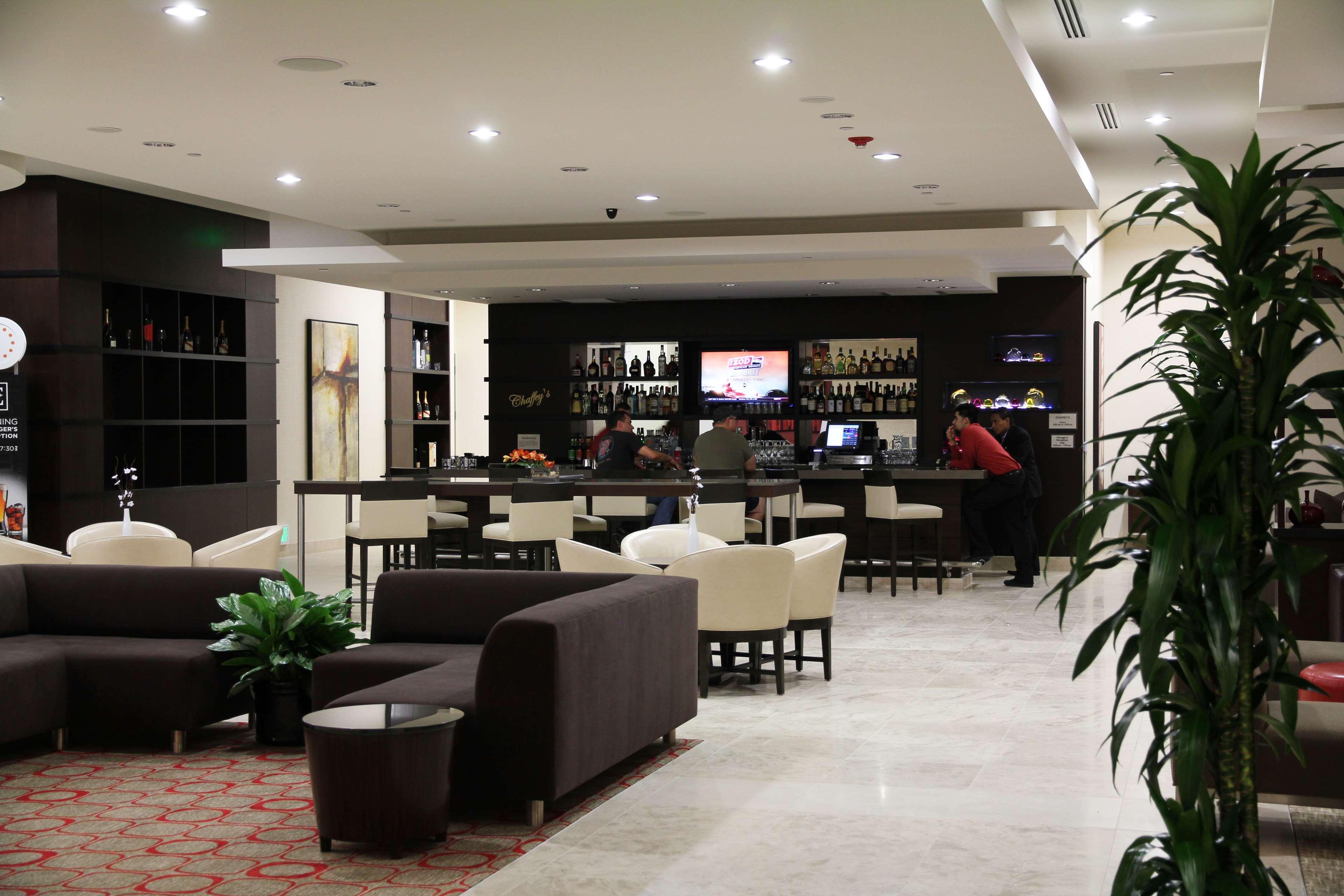 Embassy Suites Ontario - Airport Интерьер фото