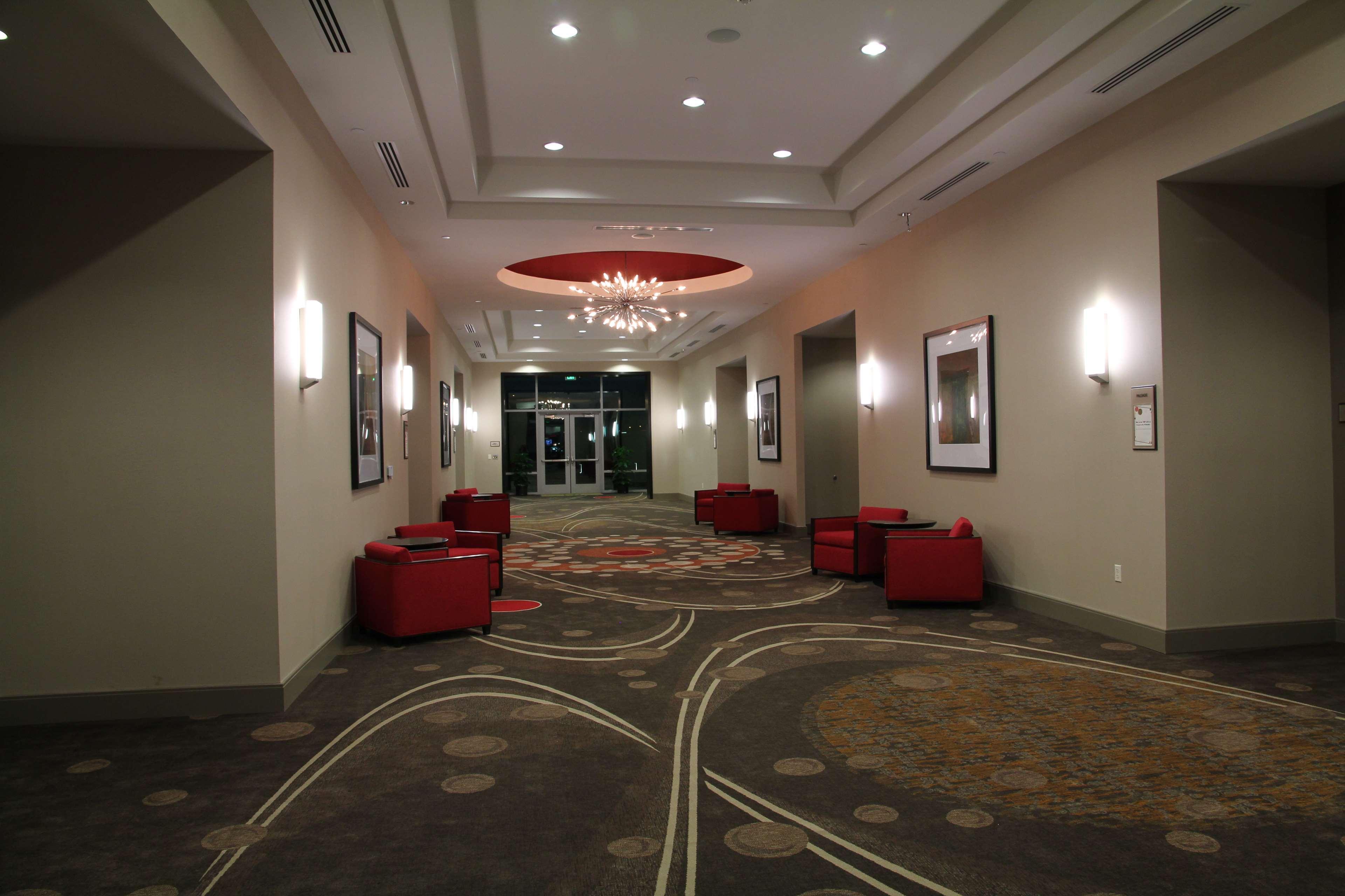 Embassy Suites Ontario - Airport Интерьер фото