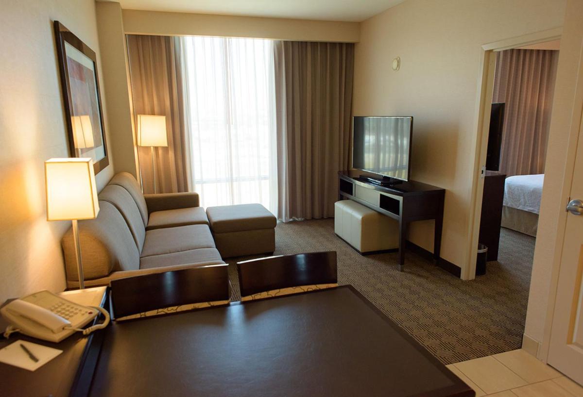 Embassy Suites Ontario - Airport Экстерьер фото